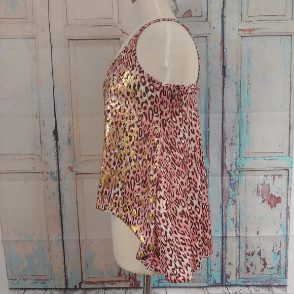 Beautiful High/Low Top by Almost Famous - Picture 2 of 6